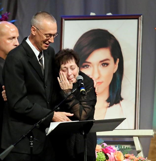 Thousands say farewell to slain 'Voice' singer at services | iNFOnews.ca Thousands say farewell to slain 'Voice' singer at services | iNFOnews.ca