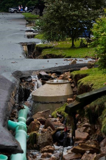 24 dead in West Virginia floods; search and rescue continues | iNFOnews.ca 24 dead in West Virginia floods; search and rescue continues | iNFOnews.ca