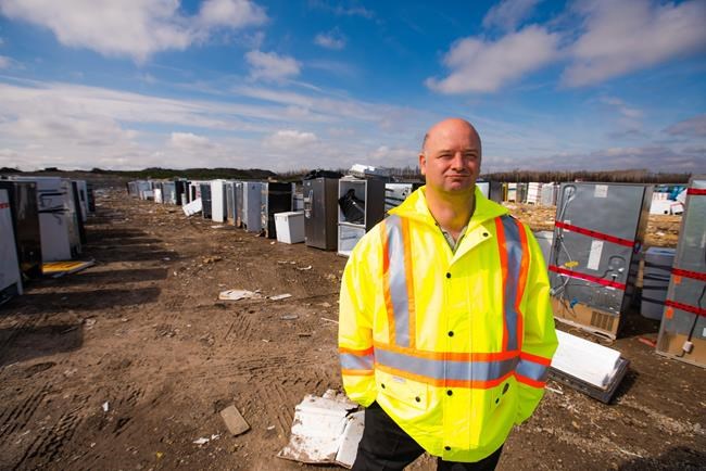 Fort McMurray's genial landfill manager surfs tsunami of wildfire waste | iNFOnews.ca Fort McMurray's genial landfill manager surfs tsunami of wildfire waste | iNFOnews.ca