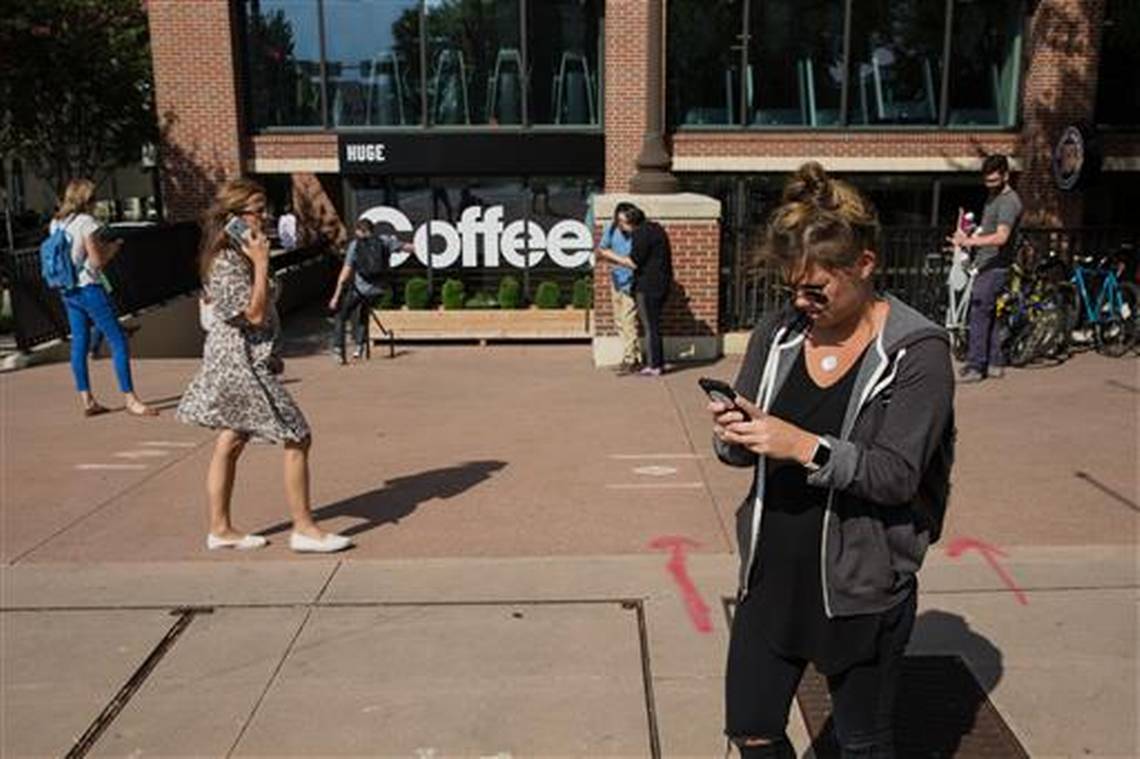 Pokemon Go's digital popularity is also warping real life | iNFOnews.ca