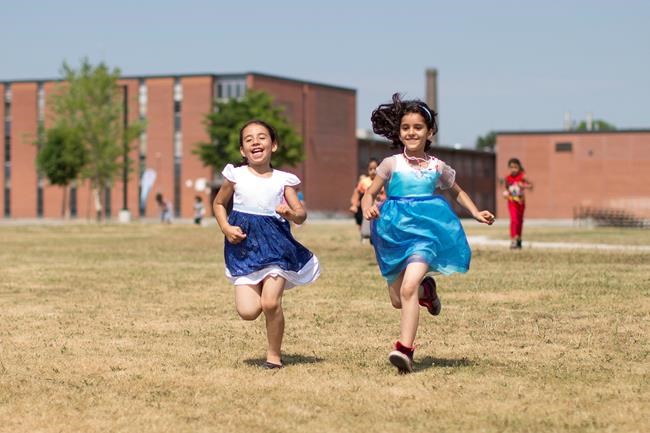 Five things to know about the ongoing influx of asylum seekers in Canada | iNFOnews.ca