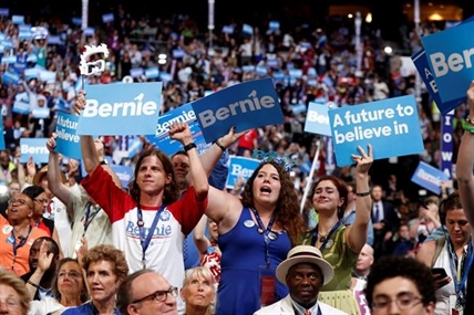VIDEO: Malcontents made the noise, but Sanders' army mostly marches with Clinton | iNFOnews.ca