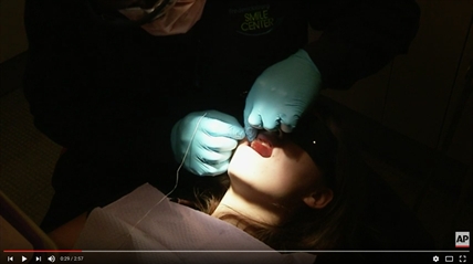 VIDEO: Medical benefits of dental floss unproven | iNFOnews.ca