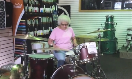 Grandma rocks out | iNFOnews.ca Grandma rocks out | iNFOnews.ca