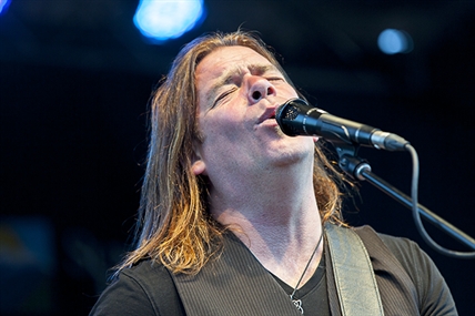 iNPHOTOS: Alan Doyle and his new band play at Sun Peaks | iNFOnews.ca iNPHOTOS: Alan Doyle and his new band play at Sun Peaks | iNFOnews.ca