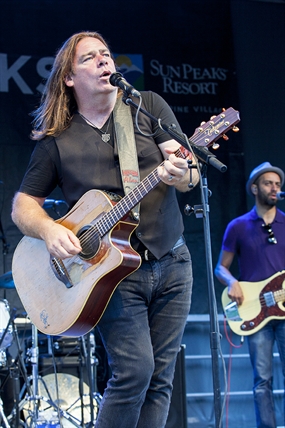 iNPHOTOS: Alan Doyle and his new band play at Sun Peaks | iNFOnews.ca iNPHOTOS: Alan Doyle and his new band play at Sun Peaks | iNFOnews.ca