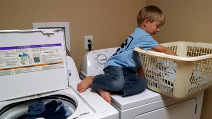 TRENDING NOW: Grandson doing grandparents' laundry | iNFOnews.ca