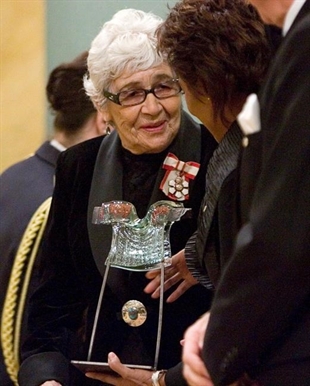 Daphne Odjig, whose art blended Ojibwa with Picasso and Van Gogh, dies at 97 | iNFOnews.ca Daphne Odjig, whose art blended Ojibwa with Picasso and Van Gogh, dies at 97 | iNFOnews.ca