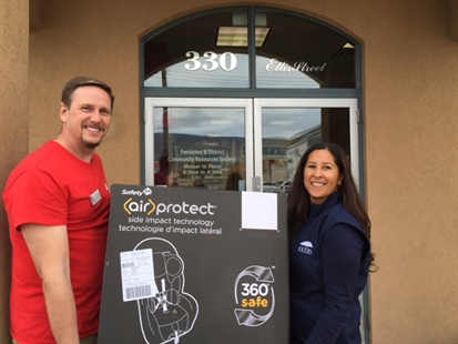 Child safety initiative gives car seats to kids in need | iNFOnews.ca Child safety initiative gives car seats to kids in need | iNFOnews.ca