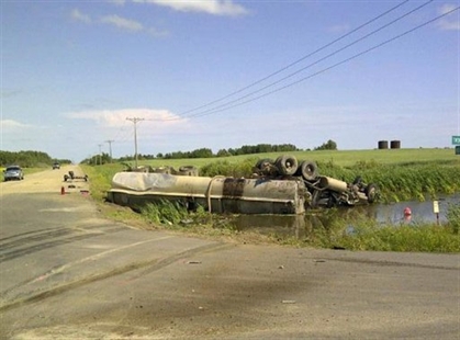 Crash kills six people in Saskatchewan | iNFOnews.ca Crash kills six people in Saskatchewan | iNFOnews.ca