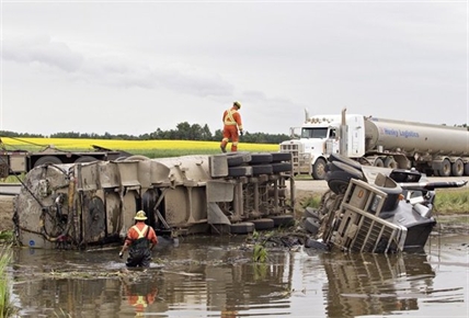 Families in disbelief after 6 teens killed in Saskatchewan traffic accident | iNFOnews.ca Families in disbelief after 6 teens killed in Saskatchewan traffic accident | iNFOnews.ca