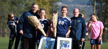 Heat fall on Seniors Day to visiting Cougars | iNFOnews.ca