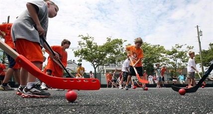 Campaign targets sport specialization: 'Parents get caught up in peer pressure' | iNFOnews.ca Campaign targets sport specialization: 'Parents get caught up in peer pressure' | iNFOnews.ca