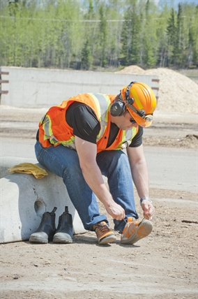 UBC research aims to increase health of men in blue-collared jobs | iNFOnews.ca