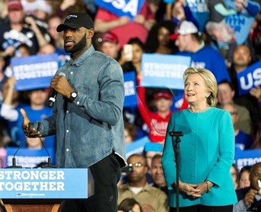 In campaign's final days, Clinton gets FBI reprieve - again | iNFOnews.ca In campaign's final days, Clinton gets FBI reprieve - again | iNFOnews.ca
