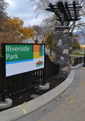 Man gives toying with RCMP a shot at local park | iNFOnews.ca