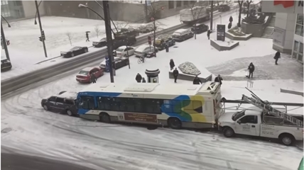 TRENDING NOW: Busses, cars and trucks slide around on winter road | iNFOnews.ca TRENDING NOW: Busses, cars and trucks slide around on winter road | iNFOnews.ca