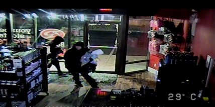 Break-in at Kamloops business caught on camera | iNFOnews.ca