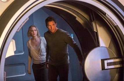 MOVIE REVIEW: Star power can't correct awry path of 'Passengers' | iNFOnews.ca
