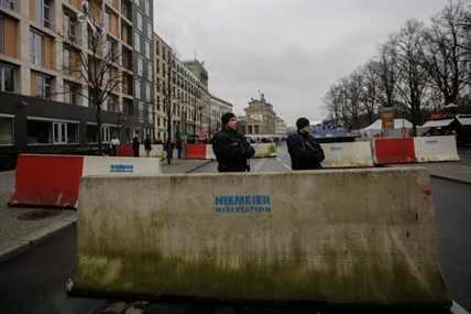 Berlin Christmas market truck attack suspect killed in Milan police shootout | iNFOnews.ca