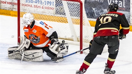 West Kelowna Warriors score double OT win over visiting Smoke Eaters | iNFOnews.ca