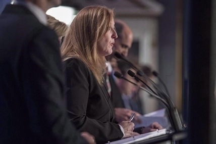 Conservative MP Lisa Raitt sets sights on leadership rivals O'Leary, Leitch | iNFOnews.ca