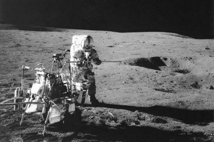 Moon over the hill at 4.51 billion years old: Scientists | iNFOnews.ca Moon over the hill at 4.51 billion years old: Scientists | iNFOnews.ca