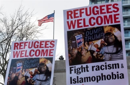 Hundreds rally against Islamophobia and U.S. travel ban | iNFOnews.ca Hundreds rally against Islamophobia and U.S. travel ban | iNFOnews.ca