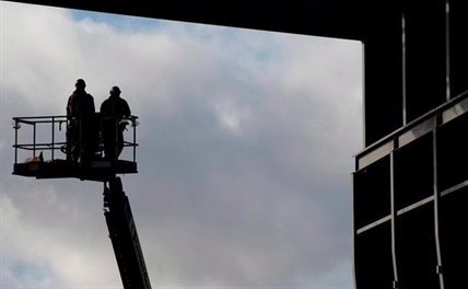 Canada adds 48,300 new jobs, but wage growth and hours worked slip | iNFOnews.ca Canada adds 48,300 new jobs, but wage growth and hours worked slip | iNFOnews.ca
