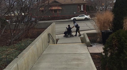 Kamloops cop to the rescue when powered wheelchair breaks down | iNFOnews.ca
