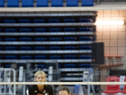 'Off balance' WolfPack women's volleyball drop first of two in Saskatoon | iNFOnews.ca