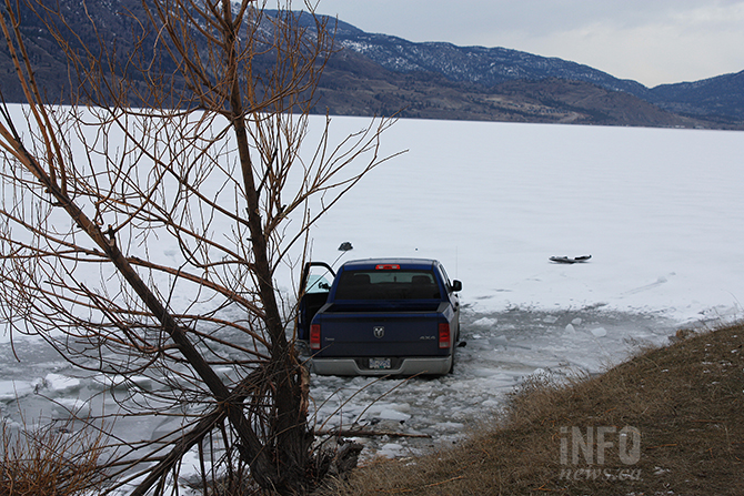 UPDATE: Pickup crashes onto Skaha Lake ice near Penticton | iNFOnews.ca