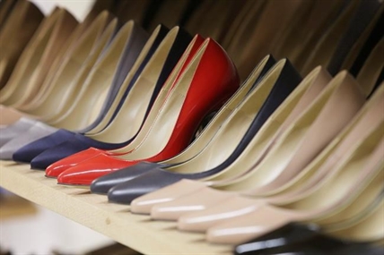 High-heels debate should include industries other than restaurants: experts | iNFOnews.ca High-heels debate should include industries other than restaurants: experts | iNFOnews.ca