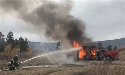 West Kelowna police looking for 'armed and dangerous' suspects in robbery, arson | iNFOnews.ca