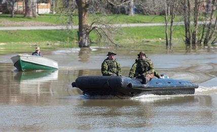 Hundreds of extra troops sent to Quebec as feds warn about more floods in B.C. | iNFOnews.ca