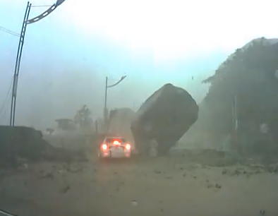 Car cam catches BOULDER near miss | iNFOnews.ca Car cam catches BOULDER near miss | iNFOnews.ca