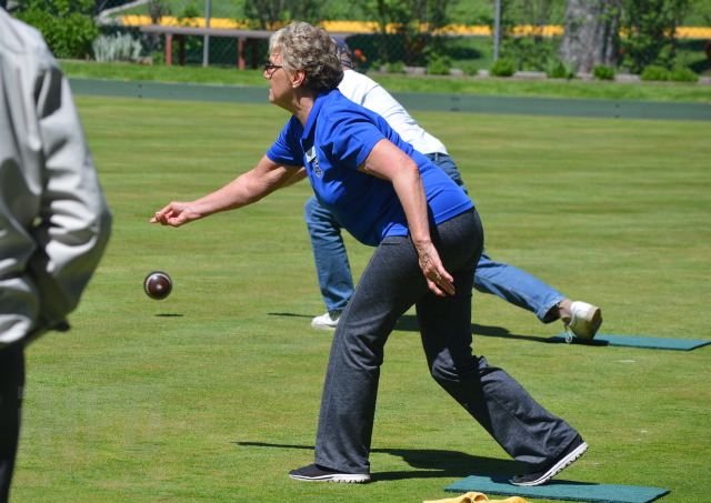 iN PHOTOS: Lawn bowlers carry on 100 year old tradition in Vernon's Polson Park | iNFOnews.ca