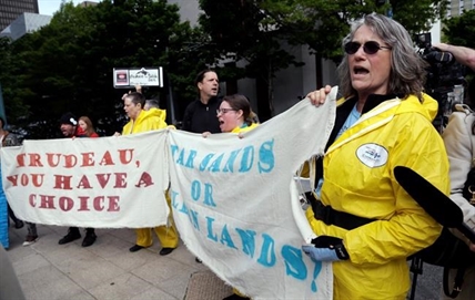 Trudeau talks tech at top studio in B.C. after meeting with Washington governor | iNFOnews.ca
