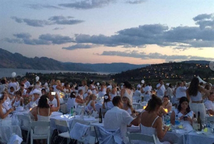 Over 1,000 dressed all in white for annual Diner en Blanc Okanagan | iNFOnews.ca