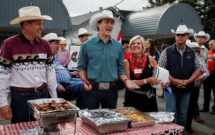 Trudeau serves up pancakes, takes in rodeo on whirlwind Calgary Stampede visit | iNFOnews.ca Trudeau serves up pancakes, takes in rodeo on whirlwind Calgary Stampede visit | iNFOnews.ca