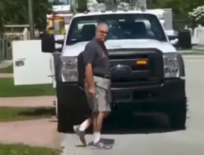 TRENDING NOW: Grumpy old man's got a gun and isn't afraid to use it | iNFOnews.ca