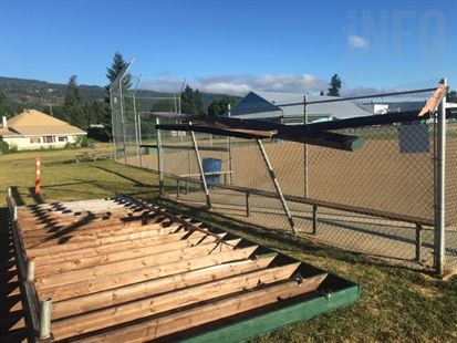 Windstorm makes a mess in North Okanagan and Shuswap | iNFOnews.ca
