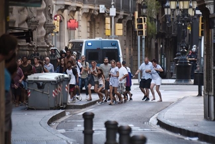 Canadians in Spain told to avoid Barcelona tourist area, scene of terror attack | iNFOnews.ca Canadians in Spain told to avoid Barcelona tourist area, scene of terror attack | iNFOnews.ca