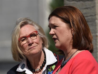 Bennett, Philpott tag team Indigenous file as feds look to dissolve department | iNFOnews.ca