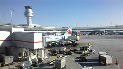 Border restrictions to begin easing, slowly, for fully vaccinated Canadian travellers | iNFOnews.ca Border restrictions to begin easing, slowly, for fully vaccinated Canadian travellers | iNFOnews.ca