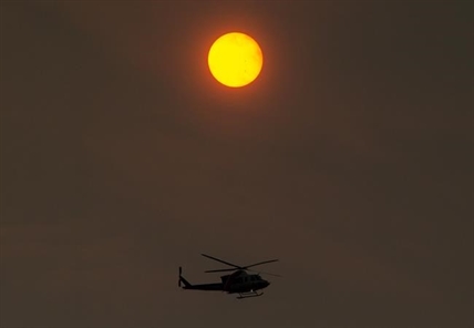 Hiker rescued after encountering wall of flame from southeastern B.C. wildfire | iNFOnews.ca