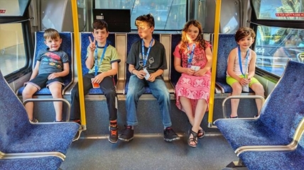 Case of B.C. dad barred from letting kids ride bus alone prompts debate | iNFOnews.ca Case of B.C. dad barred from letting kids ride bus alone prompts debate | iNFOnews.ca
