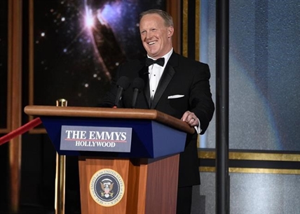 VIDEO: Politics and Sean Spicer take centre stage at Emmy Awards | iNFOnews.ca VIDEO: Politics and Sean Spicer take centre stage at Emmy Awards | iNFOnews.ca