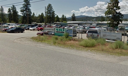 Thieves crash gate with SUV | iNFOnews.ca Thieves crash gate with SUV | iNFOnews.ca