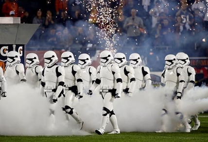 VIDEO: Stormtroopers on Soldier Field introduce 'Last Jedi' trailer | iNFOnews.ca